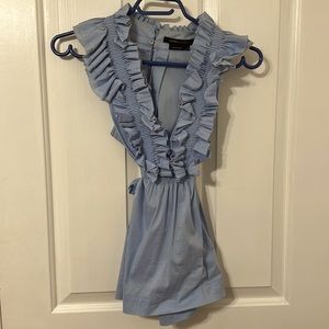 Bcbg v neck top